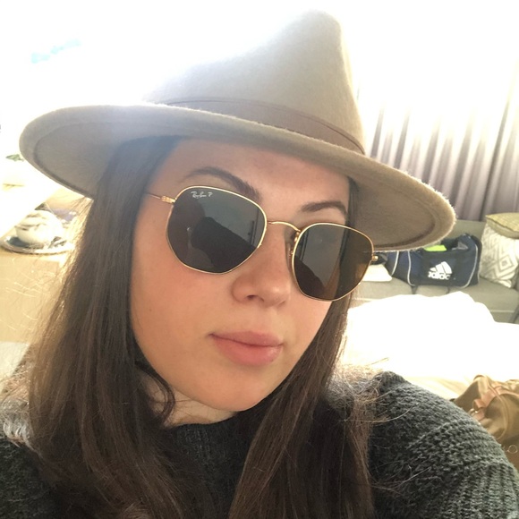 Meet your Posher, Michelle - Picture 1 of 1